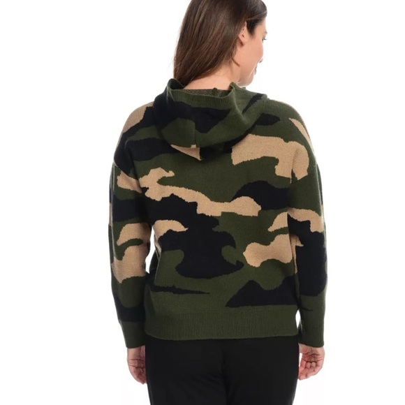 New with tags. Elan camo hoodie sweater - Picture 3 of 6